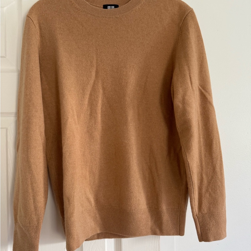 Uniqlo Cashmere Crewneck Sweater